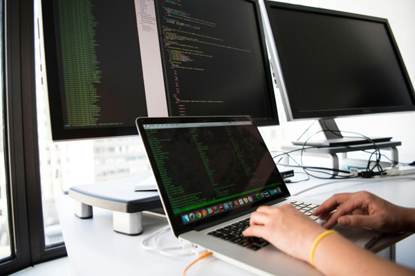 青島勁松電纜取得電纜生產(chǎn)用電纜收卷設備專利，能對電纜表面進行灰塵清理:電纜